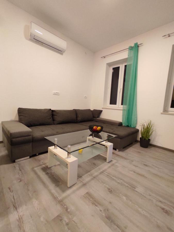 Apartment Ravnice Omis Luaran gambar